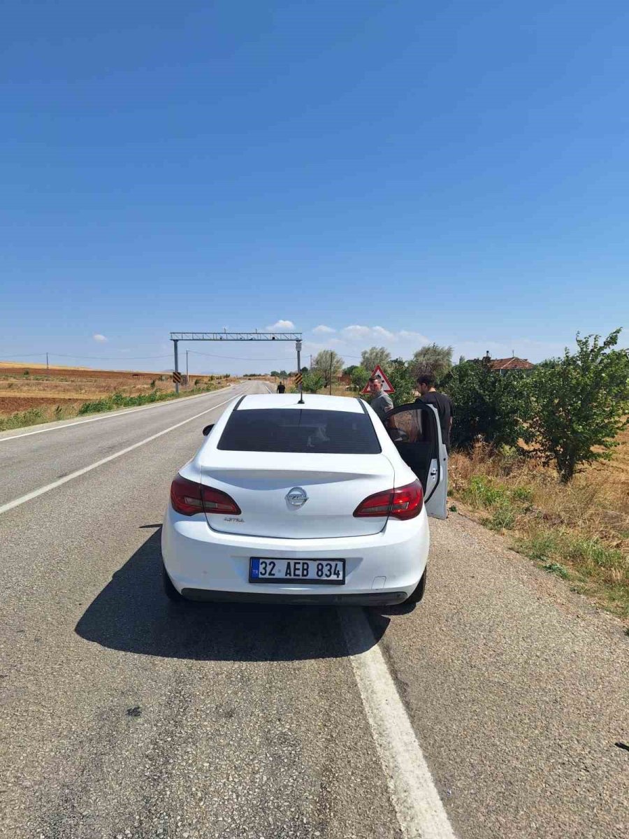 Otomobil İle Üç Tekerlekli Motosiklet Çarpıştı: 1 Yaralı