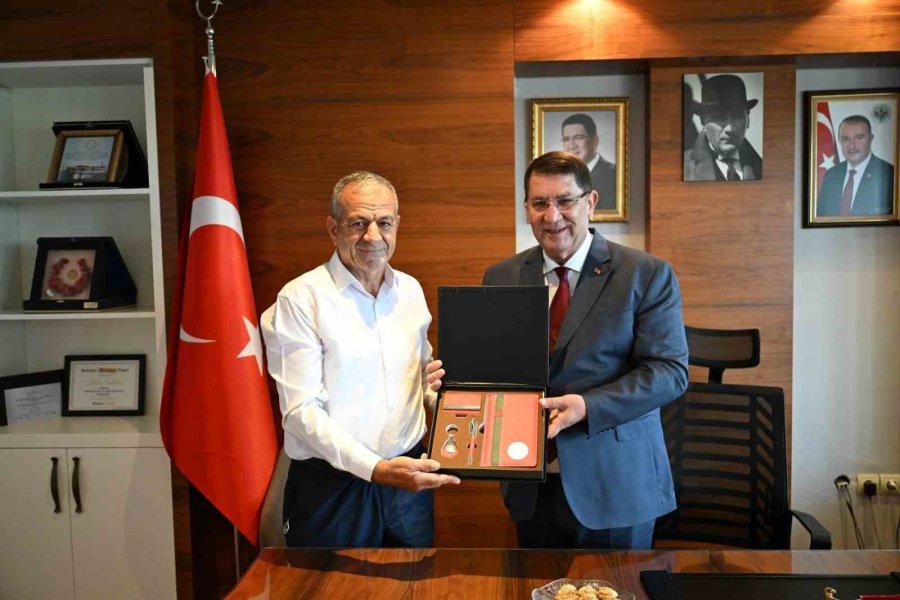 Başkan Adlıhan Dere: "esnafımızın Olduğu Her Yerdeyiz"