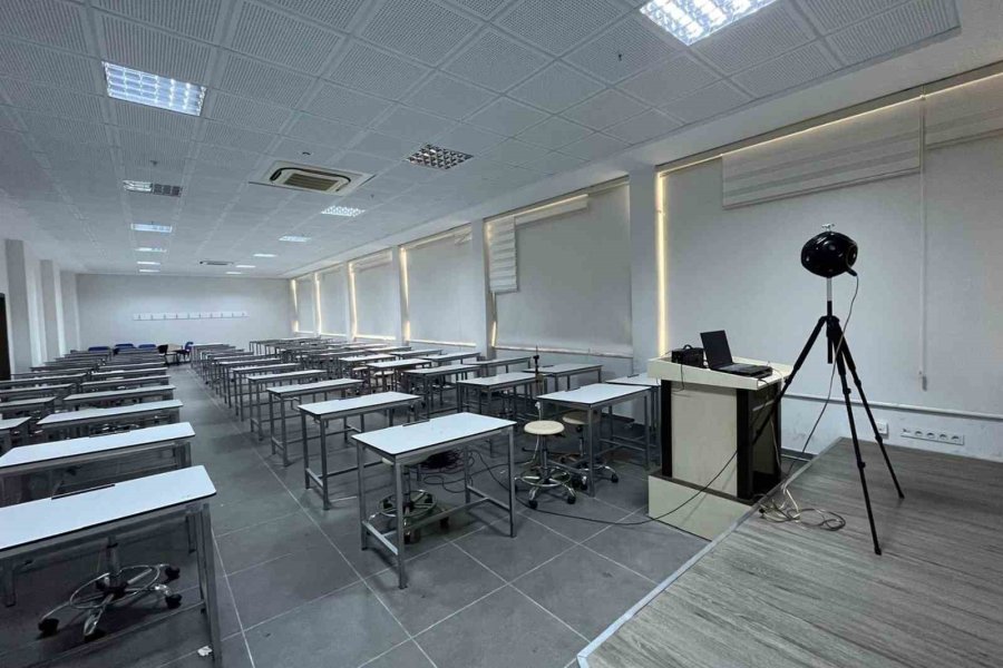 Alkü’lü Öğrencilerin Akademik Başarısı Dünyaca Ünlü Bilim Dergisinde