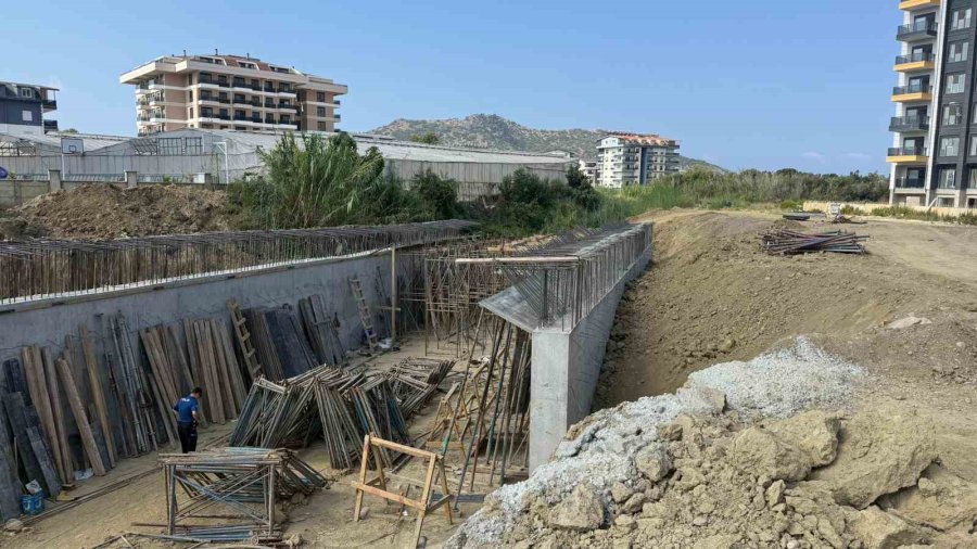 Köprü İnşaatında Düşen İşçi Tedavi Gördüğü Hastanede Hayatını Kaybetti