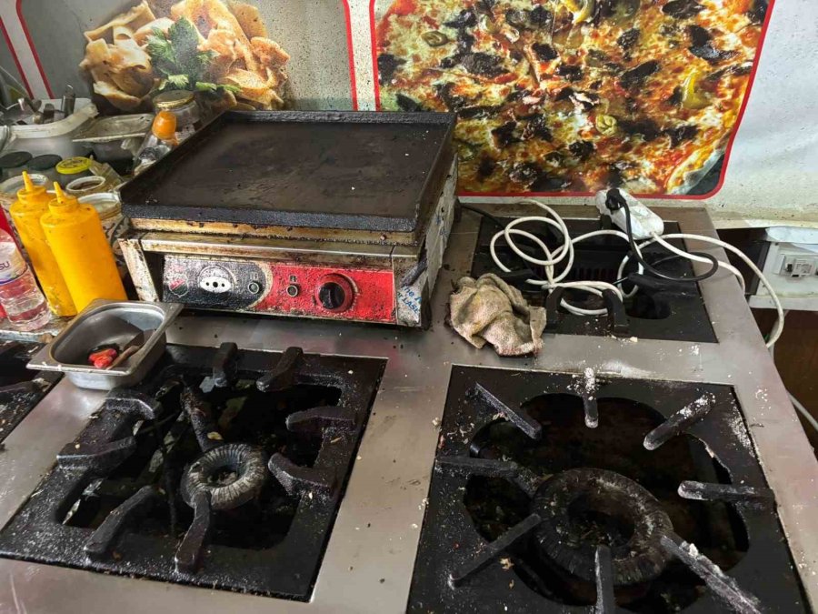 Alanya’da Hijyen Kurallarını Hiçe Sayan İşletme Süresiz Olarak Mühürlendi