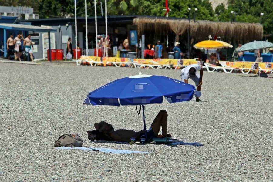Antalya’nın Denizi Bile Yanıyor: Termometreler 45, Deniz Suyu 32 Derece