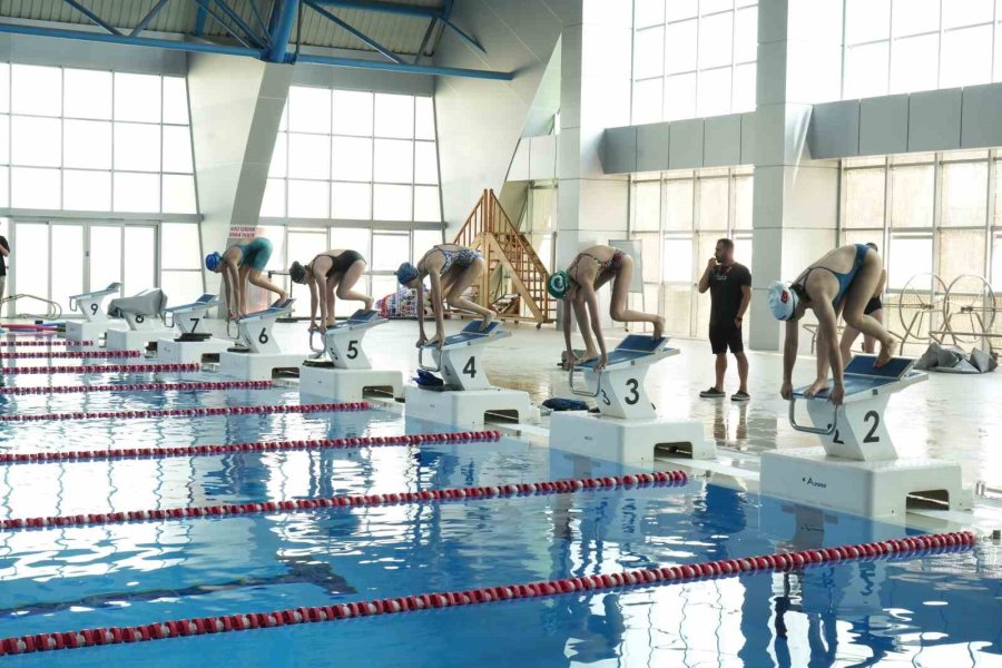 ’yüzme Bilmeyen Kalmasın’ Projesi İle Niğde’de Binlerce Çocuk Yüzme Öğrendi