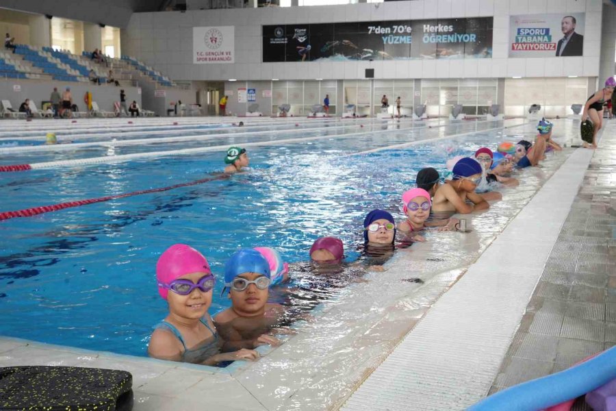 ’yüzme Bilmeyen Kalmasın’ Projesi İle Niğde’de Binlerce Çocuk Yüzme Öğrendi