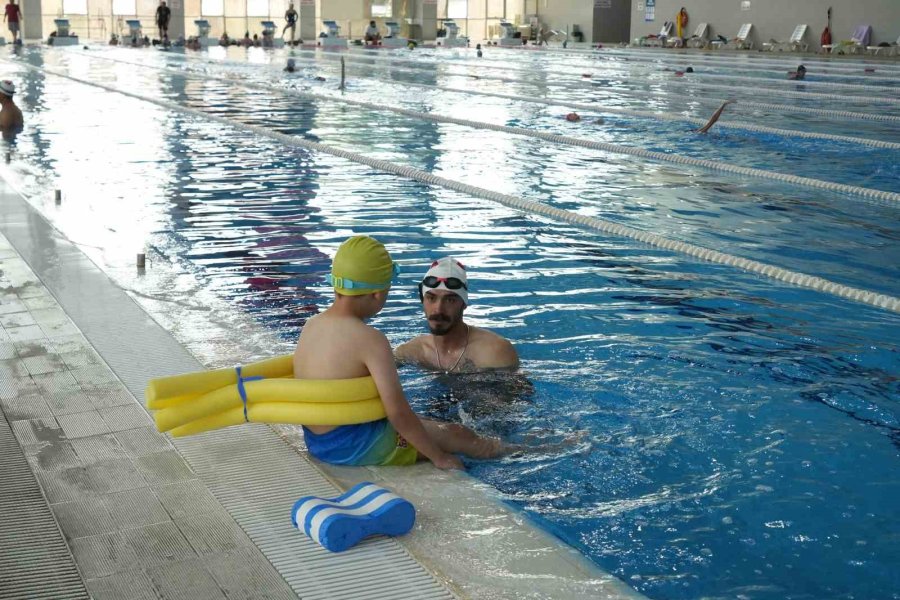 ’yüzme Bilmeyen Kalmasın’ Projesi İle Niğde’de Binlerce Çocuk Yüzme Öğrendi