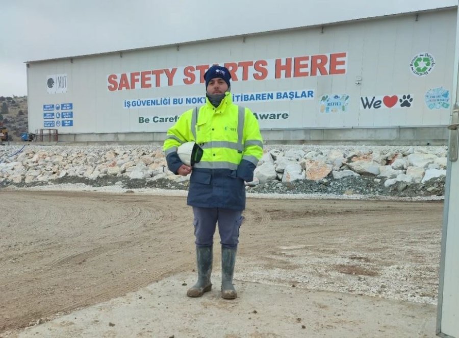 Mermer Bloğunun Altında Kalan Mühendis Hayatını Kaybetti