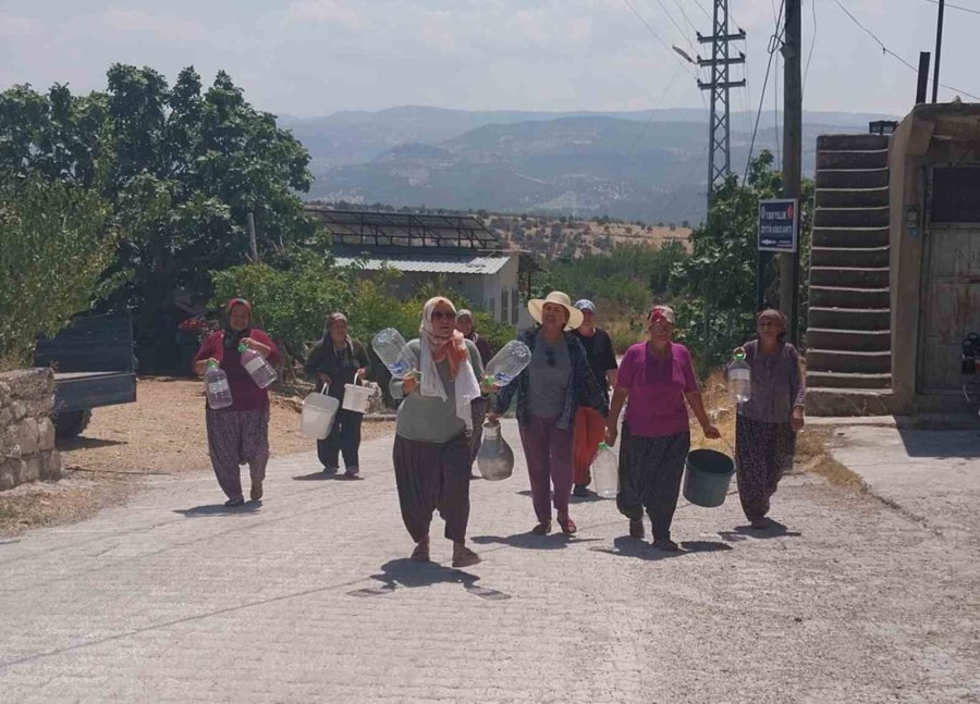 Mersin Mut’un Kırsal Mahalleleri Su Sorununa Çözüm İstedi