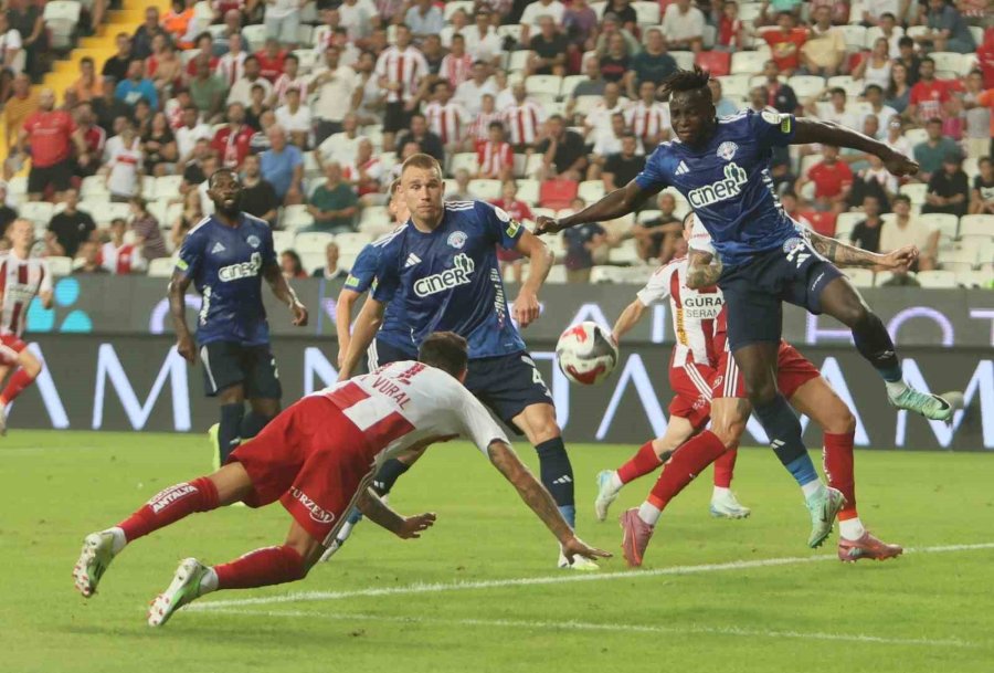 Trendyol Süper Lig: Antalyaspor: 2 - Kasımpaşa: 1 (ilk Yarı)