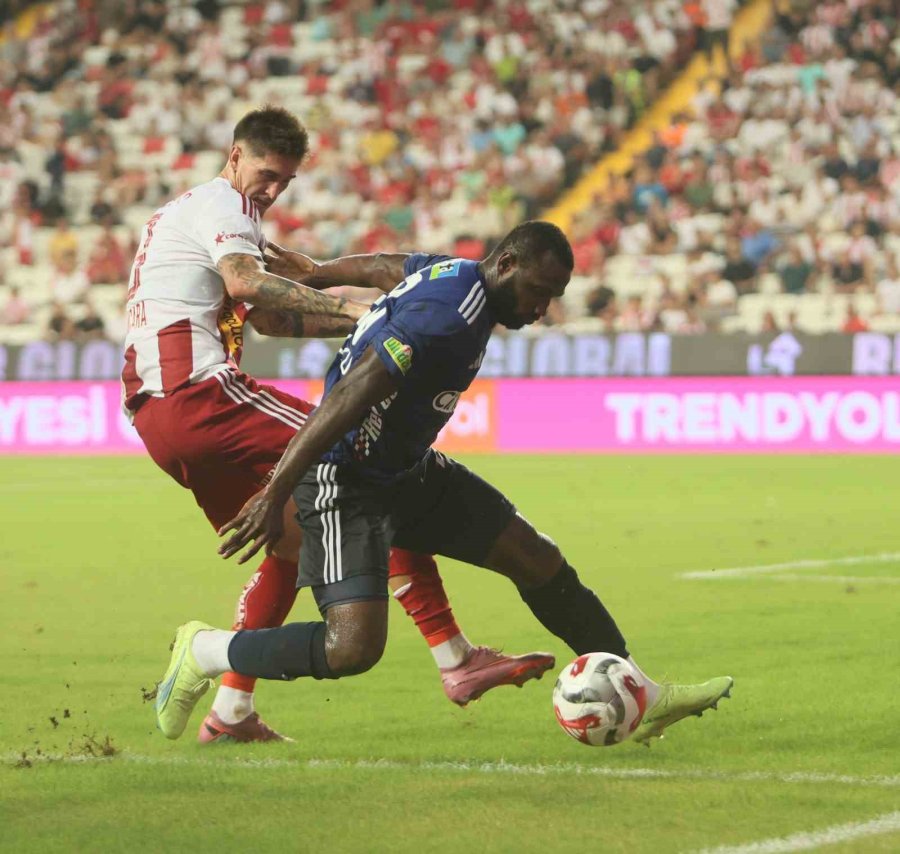 Trendyol Süper Lig: Antalyaspor: 2 - Kasımpaşa: 1 (ilk Yarı)