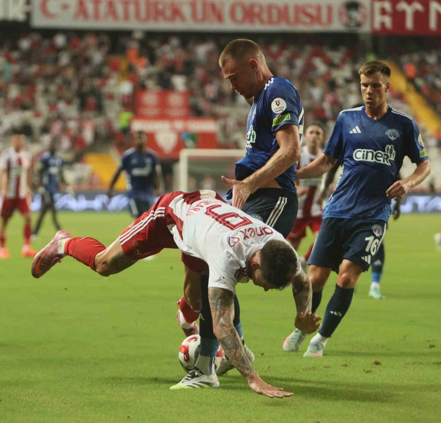 Trendyol Süper Lig: Antalyaspor: 2 - Kasımpaşa: 1 (ilk Yarı)