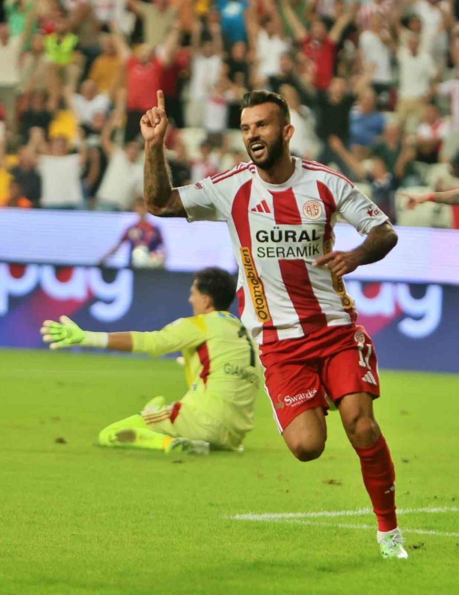 Trendyol Süper Lig: Antalyaspor: 2 - Kasımpaşa: 1 (ilk Yarı)