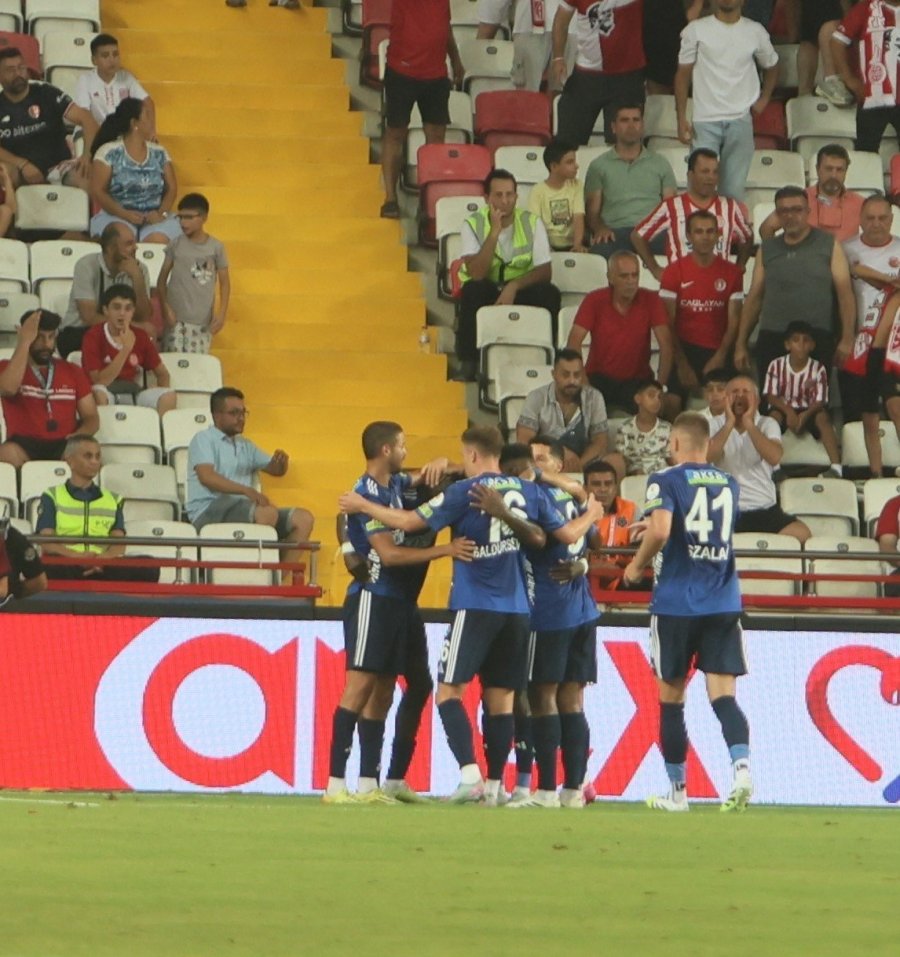 Trendyol Süper Lig: Antalyaspor: 2 - Kasımpaşa: 1 (ilk Yarı)