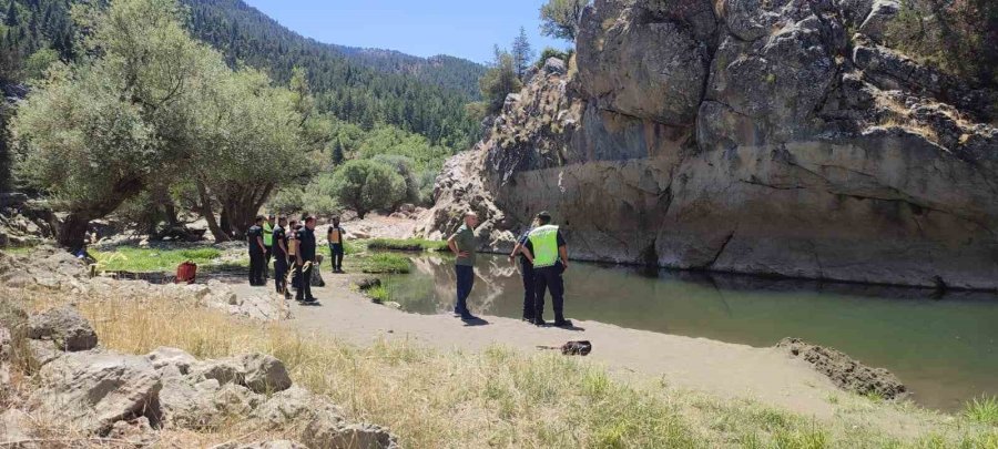 Deredeki Girdabın Yuttuğu Kız Kardeşlerin Cansız Bedenlerine Ulaşıldı
