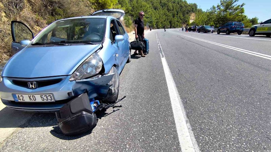 Manavgat’ta 4 Araçlı Zincirleme Kaza: 1 Yaralı
