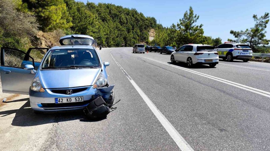 Manavgat’ta 4 Araçlı Zincirleme Kaza: 1 Yaralı