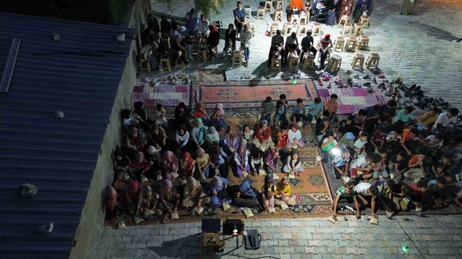 Aksaray’da Yaz Kuran Kursu Öğrencilerine Açık Hava Sineması Etkinliği