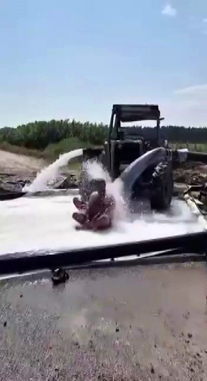 Mersin’de Sıcakla Mücadele: Serinlemek İçin Her Yolu Denediler