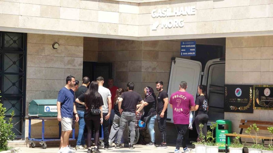 Fenomen Deniz Servan Narin’in Annesinin Gözyaşları Sel Oldu: "annem, Ben Geldim"