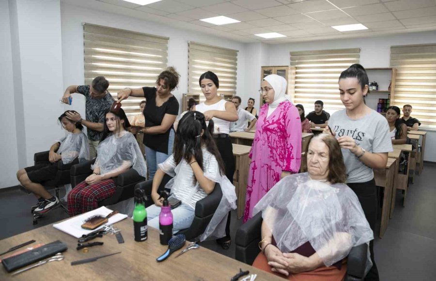 Mersin’de Ücretsiz Kuaförlük Kursu İle İstihdama Destek