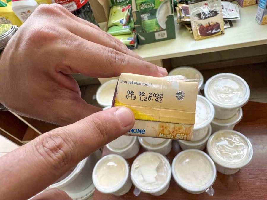 Tarsus’ta Halk Sağlığını Tehdit Eden 500 Ürün Ele Geçirildi