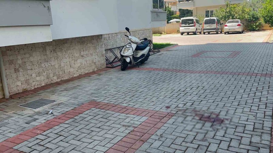 Alanya’da Klima Takarken Dengesini Kaybeden Kişi 6. Kattan Zemine Düştü