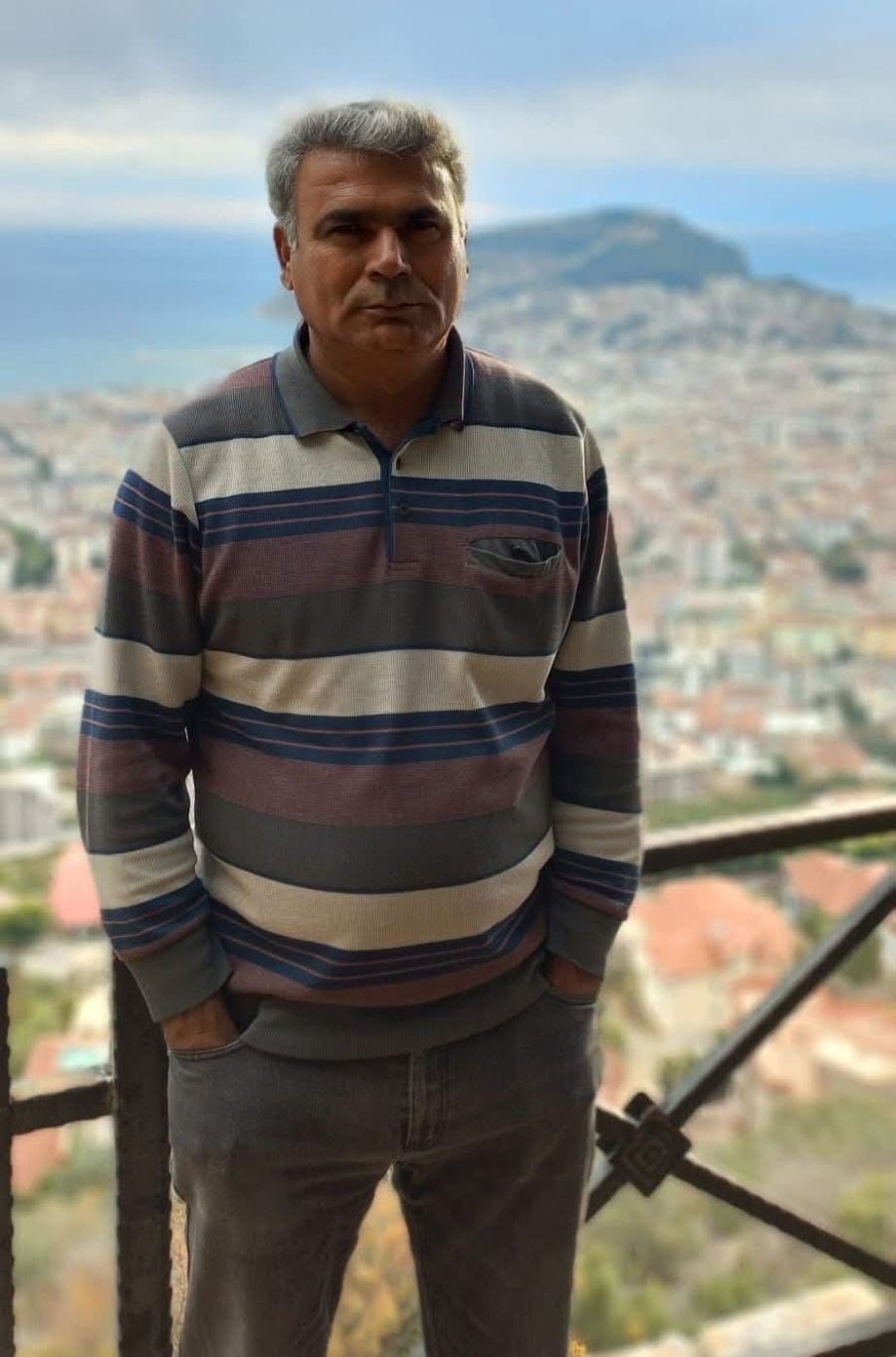 Kırmızı Işık İhlali Yapan Tur Aracı Motosiklete Çarptı: 1 Ölü