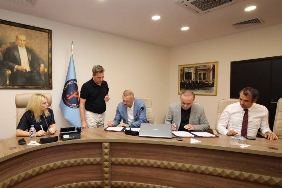 Üniversiteler Arasında En Büyük Güneş Enerji Santrali Projesi Hayata Geçiyor