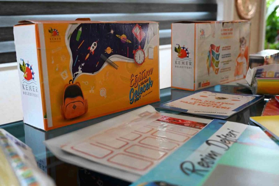 Kemer Belediyesi’nden 6 Bin 500 Öğrenciye Ücretsiz Kırtasiye Malzemesi