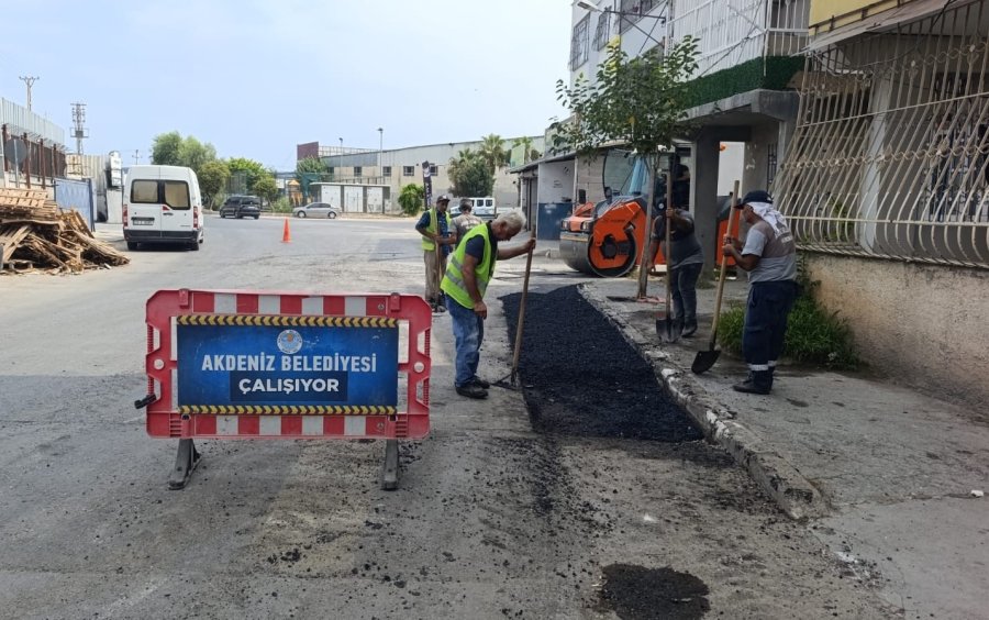 Akdeniz’in Sokaklarında Yenileme Ve Düzenleme Çalışmaları Sürüyor