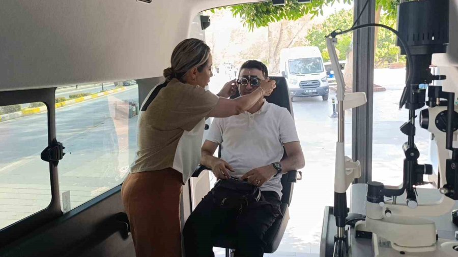 Manavgat’ta Ücretsiz Göz Taraması Yapıldı