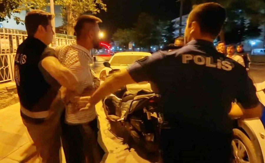 Erkek Arkadaşından Kaçarken Yakalandı, Kendini Köprüden Atmak İstedi