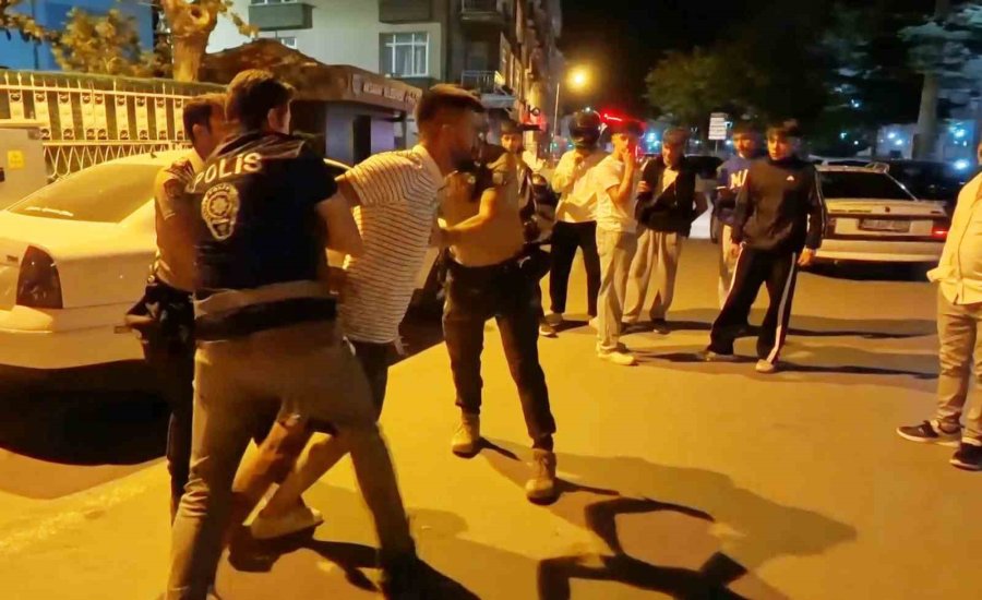 Erkek Arkadaşından Kaçarken Yakalandı, Kendini Köprüden Atmak İstedi