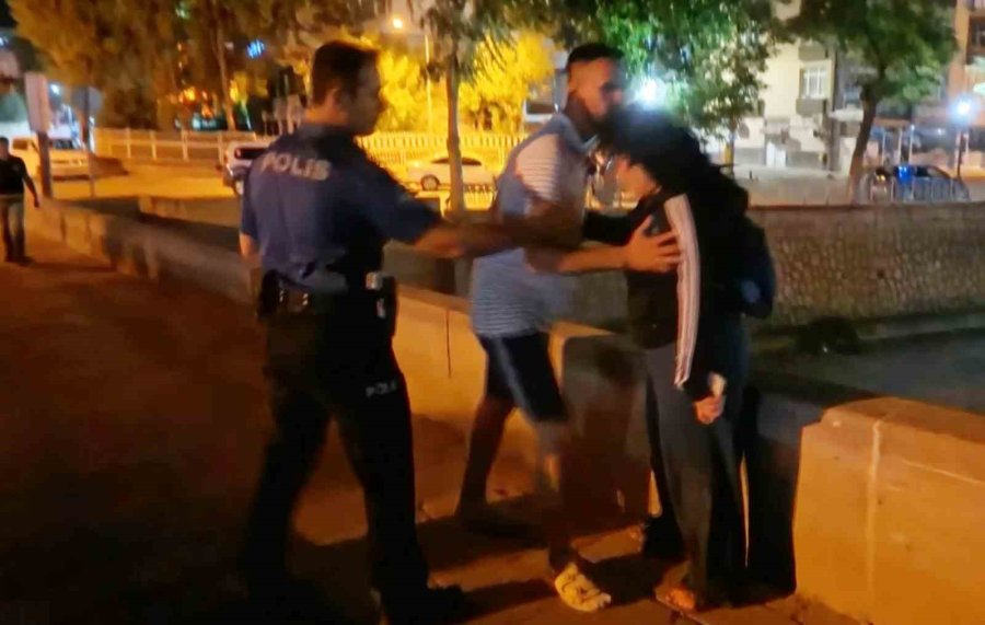 Erkek Arkadaşından Kaçarken Yakalandı, Kendini Köprüden Atmak İstedi