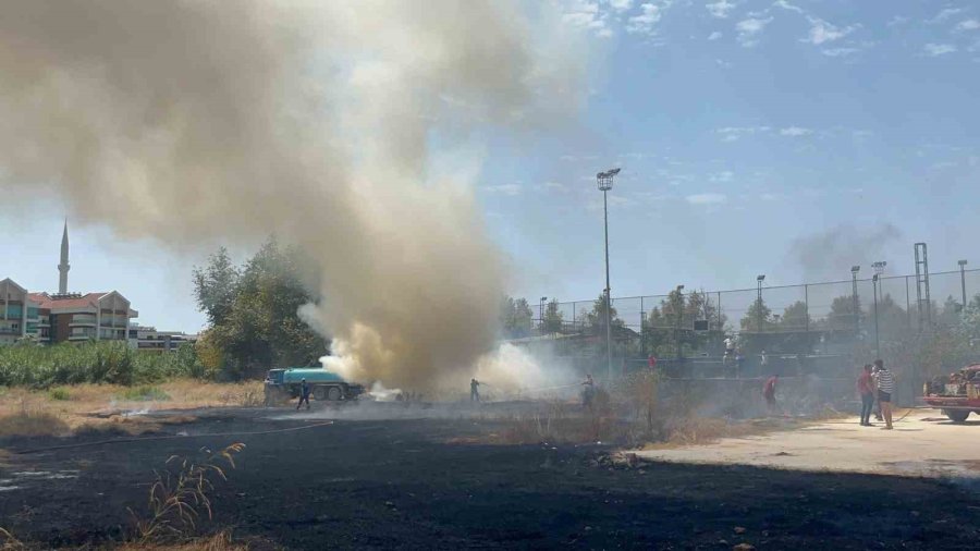 Alanya’da Kaynak Makinesinden Sıçrayan Kıvılcım Yangına Neden Oldu