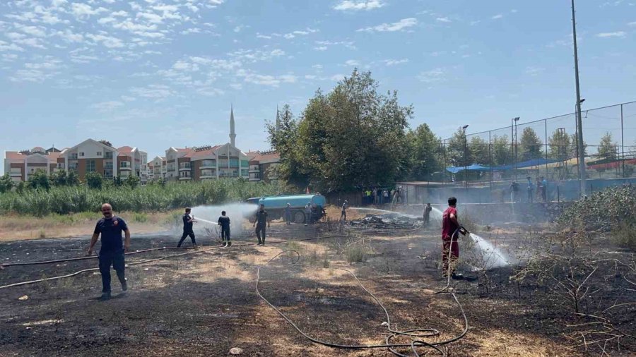 Alanya’da Kaynak Makinesinden Sıçrayan Kıvılcım Yangına Neden Oldu