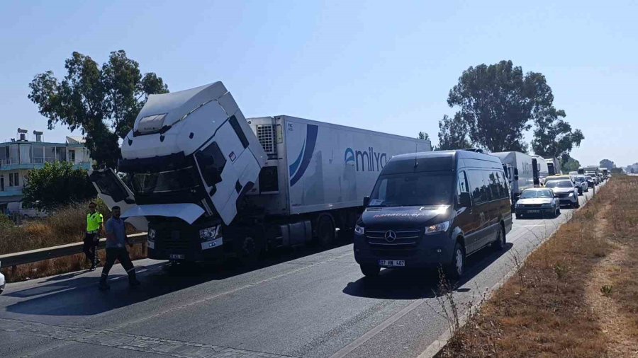 Arıza Yapan Tır D-400 Karayolu’nda Trafiği Kilitledi