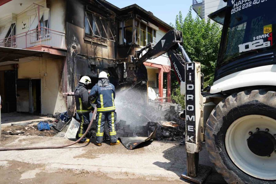 Soğuk Hava Deposunda Korkutan Yangın