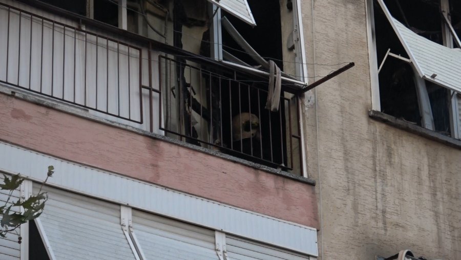 Antalya’da 5 Katlı Binada Korkutan Yangın