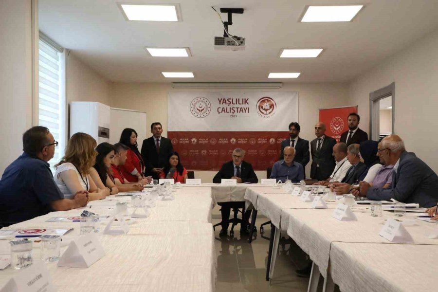 Niğde’de Yaşlılık Çalıştayı Düzenlendi