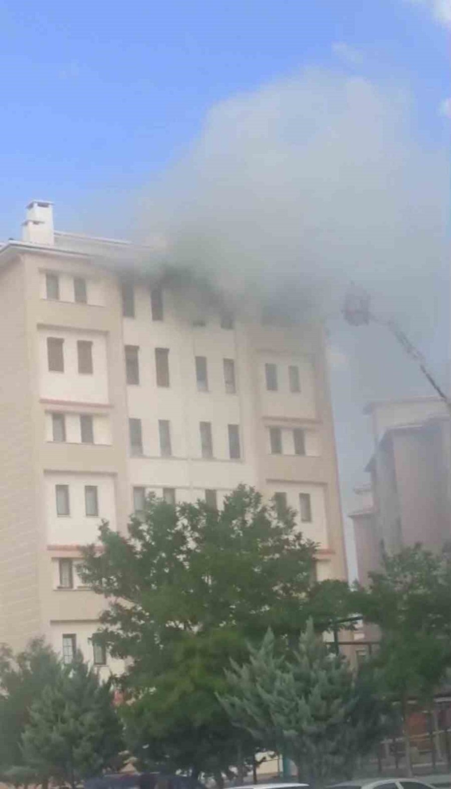 Karaman’da Apartmanın Son Katında Korkutan Yangın
