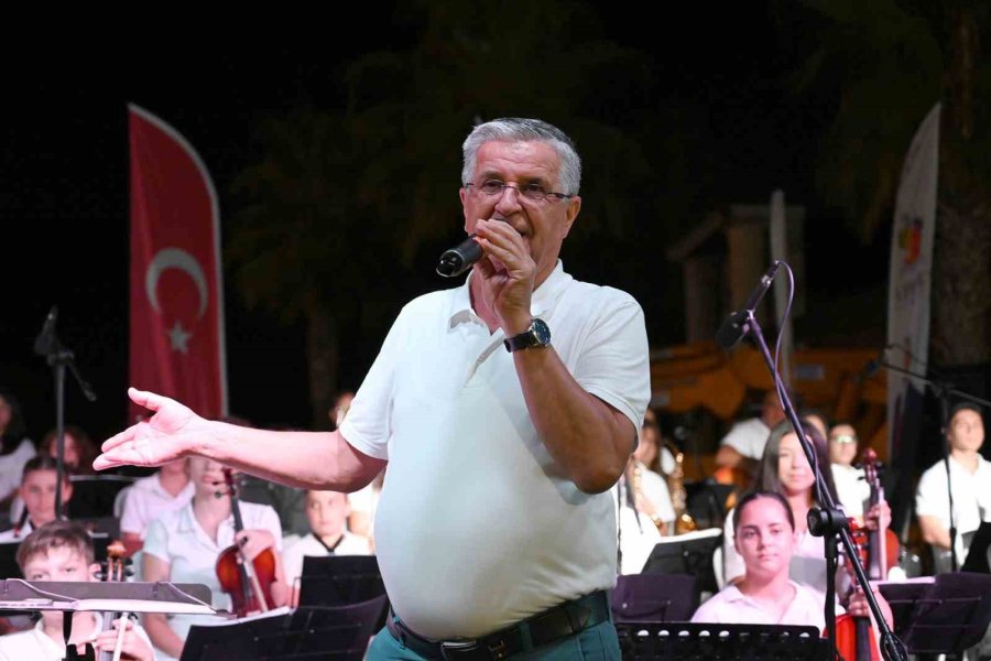 Kemer’de Sokak Hayvanları Yararına İkinci Konser