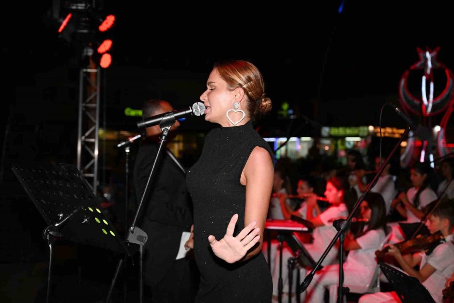 Kemer’de Sokak Hayvanları Yararına İkinci Konser