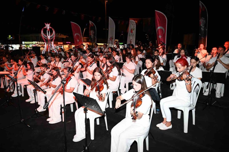 Kemer’de Sokak Hayvanları Yararına İkinci Konser