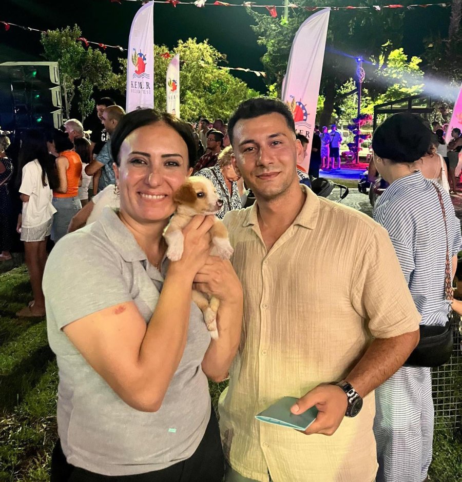 İki Konserde 15 Evcil Hayvan Sahiplendirildi