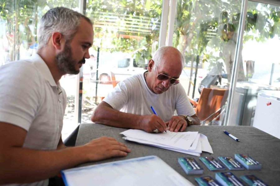 Konyaaltı’nda Emekli Kart Dağıtımı Başladı