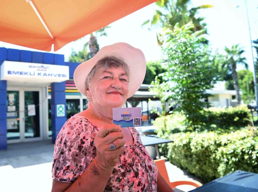 Konyaaltı’nda Emekli Kart Dağıtımı Başladı