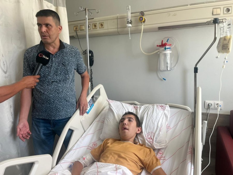 Otizmli Çocuğun Düştüğünü Saklayıp "cin Çarpmış Gibiydi. Siz Yine De Bir Hocaya Götürün" Dediler