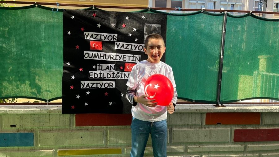 Otizmli Çocuğun Düştüğünü Saklayıp "cin Çarpmış Gibiydi. Siz Yine De Bir Hocaya Götürün" Dediler