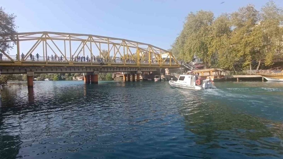 Köprüye Çıkan Şahsı Özel Güvenlik Görevlileri Vazgeçirdi