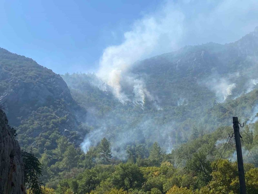 Mersin Silifke’de Yangın Büyük Ölçüde Kontrol Altına Alındı